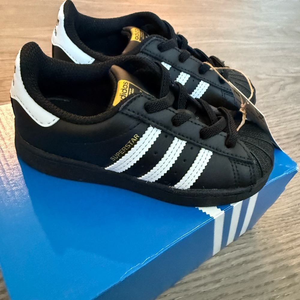 Adidas Kids Superstar Sneakers Size 9K Brand New